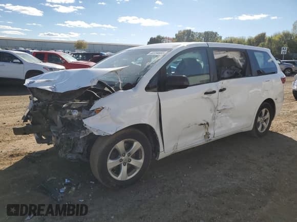 ✅ 2015 Toyota Sienna L • VIN: 5TDZK3DC2FS684711 • Lot: 82234665. Listed on Copart with Not provided. Free auction sales archive from the USA and detailed vehicle history report at DreamBid. Image 1.