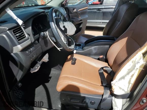✅ 2019 Toyota Highlander Limited Platinum • VIN: 5TDDZRFH0KS949024 • Lot: 84385115. Listed on Copart with 75,045 mi. Free auction sales archive from the USA and detailed vehicle history report at DreamBid. Image 7.