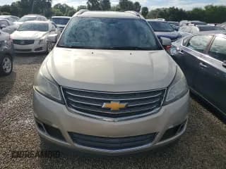 ✅ 2014 Chevrolet Traverse LT • VIN: 1GNKRGKD3EJ336290 • Lot: 74292504. Wystawiony na Copart z przebiegiem 97 871 mil. Bezpłatny archiwum sprzedaży aukcyjnych z USA i szczegółowy raport historii pojazdu na DreamBid. Zdjęcie 5.