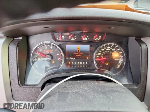 ✅ 2013 Ford F-150 XLT • VIN: 1FTFW1CT4DKF52082 • Лот: 81415615. Опубликован ранее на Copart с пробегом 221 161 миль. Бесплатный доступ к архиву аукционных продаж из США и подробный отчёт об истории автомобиля на DreamBid. Изображение 9.