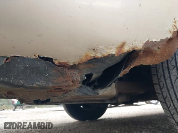 ✅ 1993 Buick Roadmaster • VIN: 1G4BR8376PW403621 • Lot: 43296771. Listed on IAAI with 116,252 mi. Free auction sales archive from the USA and detailed vehicle history report at DreamBid. Image 6.