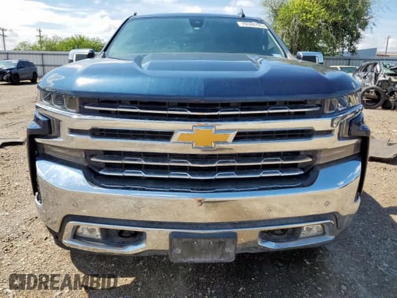 ✅ 2021 Chevrolet Silverado 1500 LTZ • VIN: 3GCUYGET3MG326379 • Lot: 70348725. Wystawiony na Copart z przebiegiem 102 813 mil. Bezpłatny archiwum sprzedaży aukcyjnych z USA i szczegółowy raport historii pojazdu na DreamBid. Zdjęcie 5.