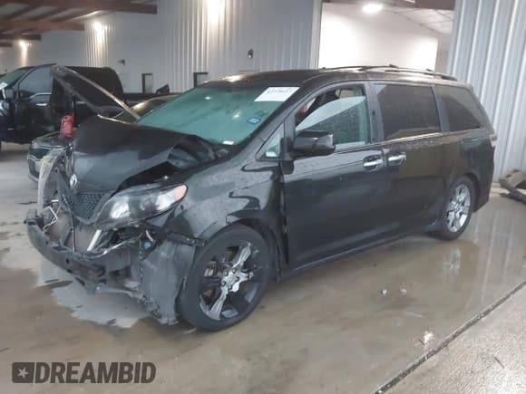 ✅ 2014 Toyota Sienna SE • VIN: 5TDXK3DC5ES456630 • Лот: 42370657. Опубликован ранее на IAAI с пробегом 164 633 миль. Бесплатный доступ к архиву аукционных продаж из США и подробный отчёт об истории автомобиля на DreamBid. Изображение 17.