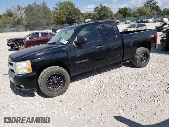 ✅ 2010 Chevrolet Silverado 1500 LT • VIN: 1GCSKSE33AZ133978 • Lot: 71631194. Listed on Copart with 181,170 mi. Free auction sales archive from the USA and detailed vehicle history report at DreamBid. Image 1.