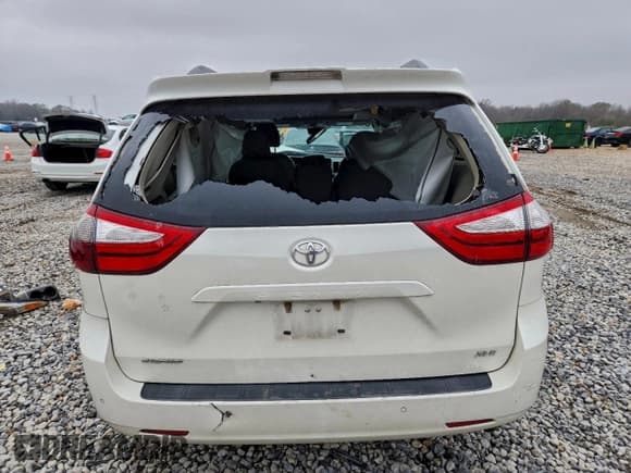 ✅ 2019 Toyota Sienna Limited • VIN: 5TDYZ3DC4KS981562 • Lot: 95432565. Listed on Copart with Not provided. Free auction sales archive from the USA and detailed vehicle history report at DreamBid. Image 6.