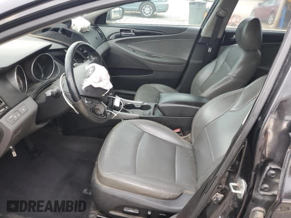 ✅ 2012 Hyundai Sonata SE • VIN: 5NPEC4AB6CH381171 • Лот: 57786145. Опубликован ранее на Copart с пробегом 265 770 миль. Бесплатный доступ к архиву аукционных продаж из США и подробный отчёт об истории автомобиля на DreamBid. Изображение 7.