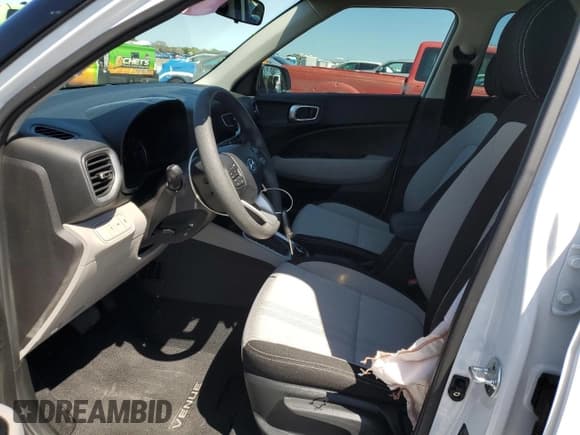 ✅ 2020 Hyundai Venue SEL • VIN: KMHRC8A30LU034311 • Lot: 49376155. Listed on Copart with 19,567 mi. Free auction sales archive from the USA and detailed vehicle history report at DreamBid. Image 7.