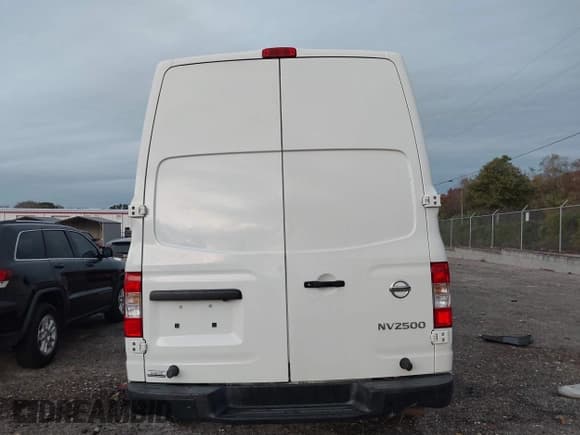 ✅ 2017 Nissan NV Cargo SV • VIN: 1N6BF0LY7HN804459 • Lot: 41476394. Listed on IAAI with 141,054 mi. Free auction sales archive from the USA and detailed vehicle history report at DreamBid. Image 16.