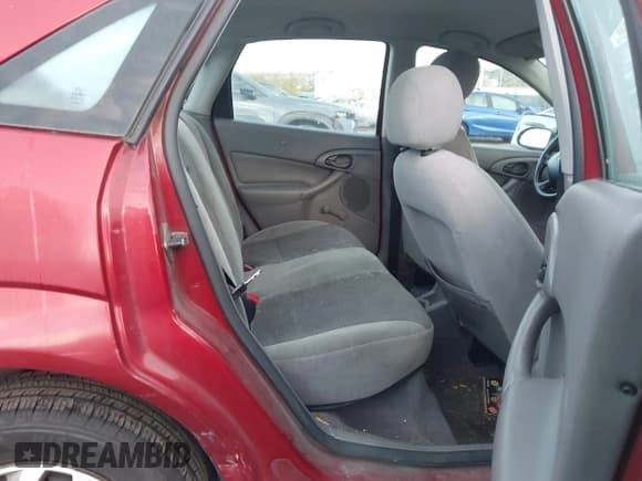 ✅ 2003 Ford Focus LX • VIN: 1FAFP33P33W245107 • Lot: 43434445. Listed on IAAI with 135,370 mi. Free auction sales archive from the USA and detailed vehicle history report at DreamBid. Image 8.