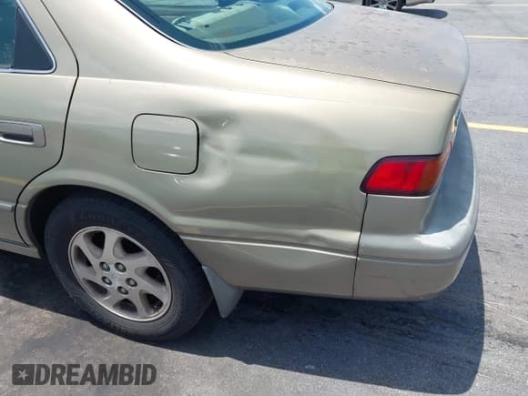 ✅ 1999 Toyota Camry LE • VIN: JT2BF22K0X0168483 • Лот: 42715024. Опубликован ранее на IAAI с пробегом 189 552 миль. Бесплатный доступ к архиву аукционных продаж из США и подробный отчёт об истории автомобиля на DreamBid. Изображение 6.