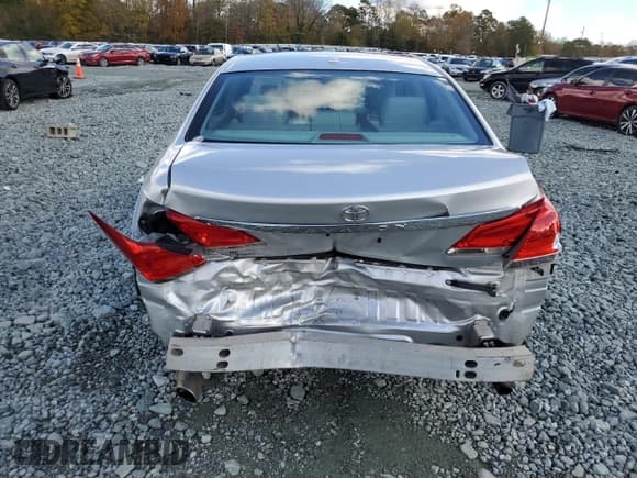 ✅ 2011 Toyota Avalon Limited • VIN: 4T1BK3DB9BU395254 • Lot: 90817015. Listed on Copart with 140,247 mi. Free auction sales archive from the USA and detailed vehicle history report at DreamBid. Image 6.
