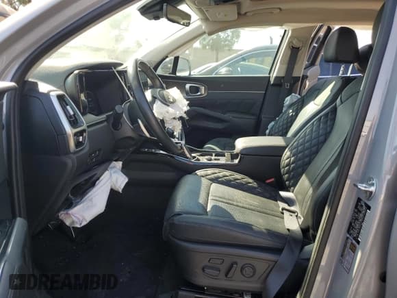 ✅ 2022 Kia Sorento SX • VIN: 5XYRK4LF5NG138854 • Lot: 84301545. Wystawiony na Copart z przebiegiem 33 194 mil. Bezpłatny archiwum sprzedaży aukcyjnych z USA i szczegółowy raport historii pojazdu na DreamBid. Zdjęcie 7.