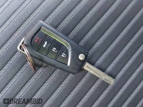 2021 Toyota Camry SE with VIN 4T1G11BKXMU023943, listed as a IAAI auction lot 42600515 with 70,445 mi miles and . Bid and sale history available at DreamBid. Image 11.