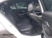 ✅ 2022 BMW 3 Series 330i • VIN: 3MW5R1J05N8C22351 • Lot: 42032912. Wystawiony na IAAI z przebiegiem 66 659 mil. Bezpłatny archiwum sprzedaży aukcyjnych z USA i szczegółowy raport historii pojazdu na DreamBid. Zdjęcie 8.