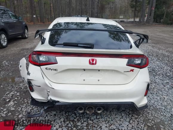 ✅ 2023 Honda Civic Type R • VIN: JHMFL5G48PX003039 • Лот: 41739556. Опубликован ранее на IAAI с пробегом Не указан. Бесплатный доступ к архиву аукционных продаж из США и подробный отчёт об истории автомобиля на DreamBid. Изображение 15.