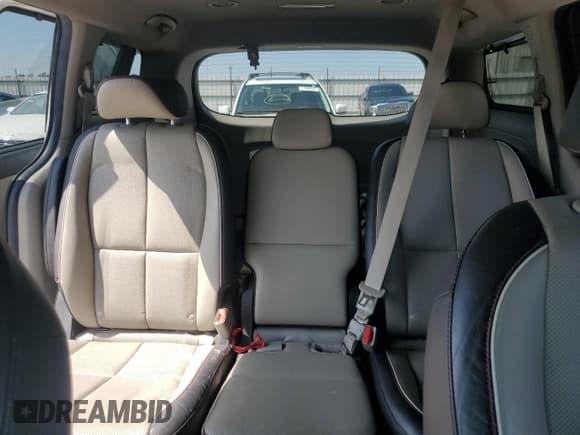 ✅ 2019 Kia Sedona EX • VIN: KNDMB5C15K6571156 • Lot: 71454005. Wystawiony na Copart z przebiegiem 102 836 mil. Bezpłatny archiwum sprzedaży aukcyjnych z USA i szczegółowy raport historii pojazdu na DreamBid. Zdjęcie 10.