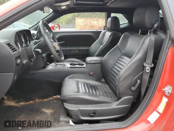 2010 Dodge Challenger SE z VIN 2B3CJ4DV5AH179738, wystawiony jako Copart lot #64823684 z przebiegiem 109 389 mil mil oraz Szkoda całkowita • Salvage title. Historia ofert i sprzedaży dostępna na DreamBid. Obrazek 7.