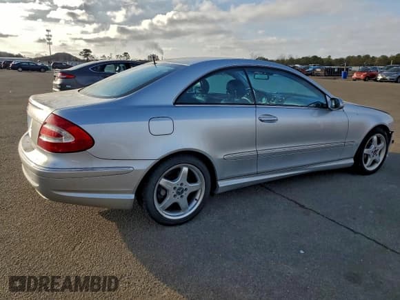 ✅ 2004 Mercedes-Benz CLK 500 • VIN: WDBTJ75J44F082322 • Lot: 92814075. Listed on Copart with 63,683 mi. Free auction sales archive from the USA and detailed vehicle history report at DreamBid. Image 3.