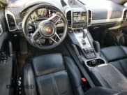 ✅ 2016 Porsche Cayenne GTS • VIN: WP1AD2A21GLA75494 • Lot: 68533835. Wystawiony na Copart z przebiegiem 97 882 mil. Bezpłatny archiwum sprzedaży aukcyjnych z USA i szczegółowy raport historii pojazdu na DreamBid. Zdjęcie 8.