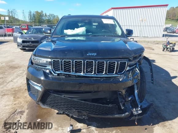 ✅ 2022 Jeep Grand Cherokee • VIN: 1C4RJYB66N8757188 • Lot: 43411033. Listed on IAAI with 27,381 mi. Free auction sales archive from the USA and detailed vehicle history report at DreamBid. Image 12.