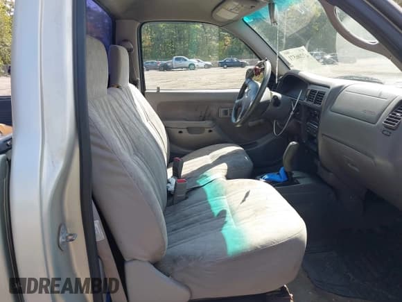 ✅ 2001 Toyota Tacoma PreRunner • VIN: 5TENM92N61Z771779 • Lot: 43206571. Wystawiony na IAAI z przebiegiem 211 362 mil. Bezpłatny archiwum sprzedaży aukcyjnych z USA i szczegółowy raport historii pojazdu na DreamBid. Zdjęcie 8.