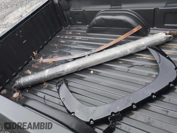 ✅ 2007 Chevrolet Silverado 2500HD LT1 • VIN: 1GCHK23D67F163914 • Lot: 43735183. Wystawiony na IAAI z przebiegiem 232 275 mil. Bezpłatny archiwum sprzedaży aukcyjnych z USA i szczegółowy raport historii pojazdu na DreamBid. Zdjęcie 12.