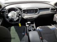 ✅ 2020 Kia Sorento S • VIN: 5XYPG4A54LG699076 • Lot: 61855865. Wystawiony na Copart z przebiegiem 120 137 mil. Bezpłatny archiwum sprzedaży aukcyjnych z USA i szczegółowy raport historii pojazdu na DreamBid. Zdjęcie 8.