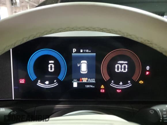 ✅ 2024 Hyundai Santa Fe SE • VIN: 5NMP1DGL1RH046470 • Lot: 50914425. Listed on Copart with 13,974 mi. Free auction sales archive from the USA and detailed vehicle history report at DreamBid. Image 9.