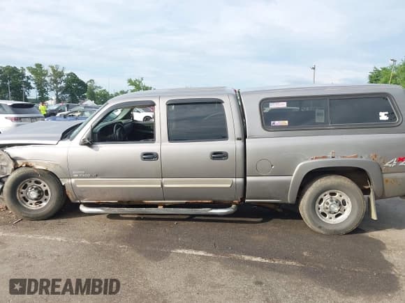 ✅ 2006 Chevrolet Silverado 2500HD LT3 • VIN: 1GCHK23D26F229616 • Лот: 42742250. Опубликован ранее на IAAI с пробегом 213 140 миль. Бесплатный доступ к архиву аукционных продаж из США и подробный отчёт об истории автомобиля на DreamBid. Изображение 14.