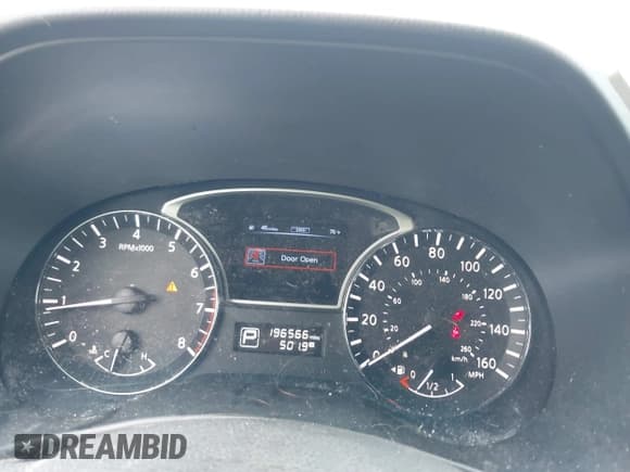 ✅ 2014 Nissan Pathfinder SV • VIN: 5N1AR2MM1EC697442 • Lot: 42622237. Listed on IAAI with 196,566 mi. Free auction sales archive from the USA and detailed vehicle history report at DreamBid. Image 7.