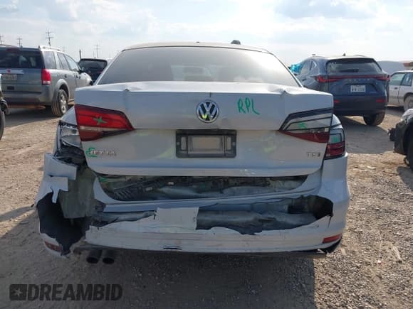 ✅ 2017 Volkswagen Jetta S • VIN: 3VW2B7AJ1HM376845 • Lot: 43370515. Listed on IAAI with 92,402 mi. Free auction sales archive from the USA and detailed vehicle history report at DreamBid. Image 17.