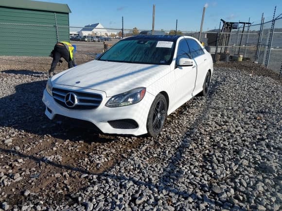 ✅ 2014 Mercedes-Benz E 350 Sport • VIN: WDDHF8JB4EA902402 • Lot: 43557611. Listed on IAAI with 138,208 mi. Free auction sales archive from the USA and detailed vehicle history report at DreamBid. Image 18.