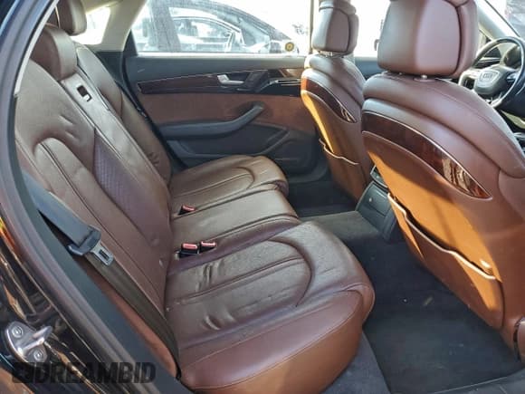 ✅ 2014 Audi A8 3.0L TDI • VIN: WAURMAFD3EN000948 • Lot: 94907245. Wystawiony na Copart z przebiegiem 211 874 mil. Bezpłatny archiwum sprzedaży aukcyjnych z USA i szczegółowy raport historii pojazdu na DreamBid. Zdjęcie 10.