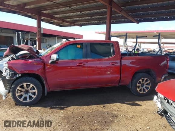 ✅ 2020 Chevrolet Silverado 1500 LT • VIN: 3GCPWCED5LG282503 • Lot: 43501878. Wystawiony na IAAI z przebiegiem Nie podano. Bezpłatny archiwum sprzedaży aukcyjnych z USA i szczegółowy raport historii pojazdu na DreamBid. Zdjęcie 13.