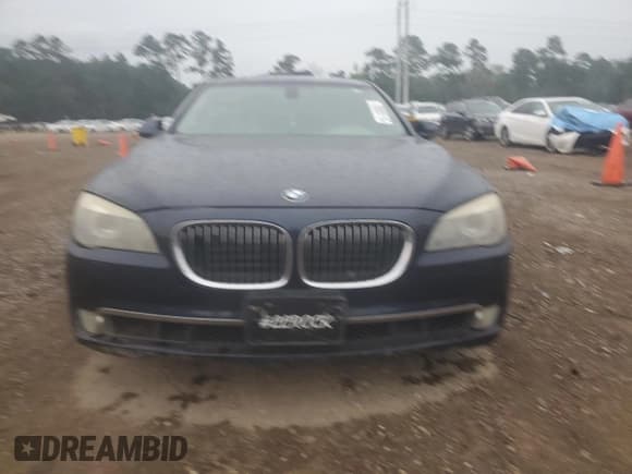 ✅ 2011 BMW 7 Series 750Li • VIN: WBAKB8C51BCY64837 • Лот: 70920115. Опубликован ранее на Copart с пробегом Не указан. Бесплатный доступ к архиву аукционных продаж из США и подробный отчёт об истории автомобиля на DreamBid. Изображение 5.