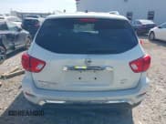 ✅ 2017 Nissan Pathfinder S • VIN: 5N1DR2MM9HC618696 • Lot: 42577815. Wystawiony na IAAI z przebiegiem 106 004 mil. Bezpłatny archiwum sprzedaży aukcyjnych z USA i szczegółowy raport historii pojazdu na DreamBid. Zdjęcie 15.