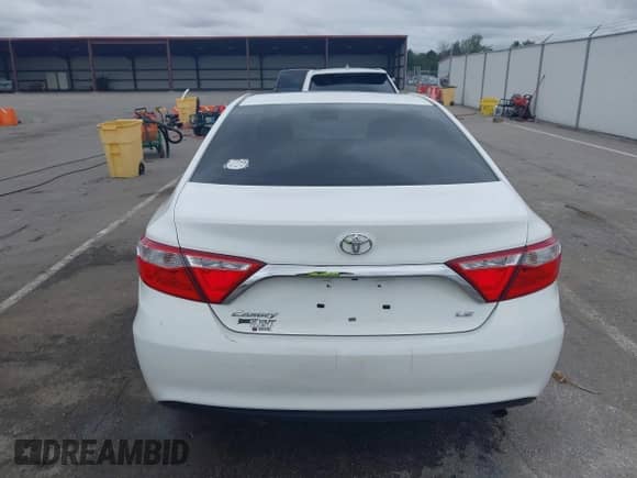 2015 Toyota Camry LE with VIN 4T4BF1FKXFR516407, listed as a IAAI auction lot 43385667 with 52,160 mi miles and . Bid and sale history available at DreamBid. Image 16.
