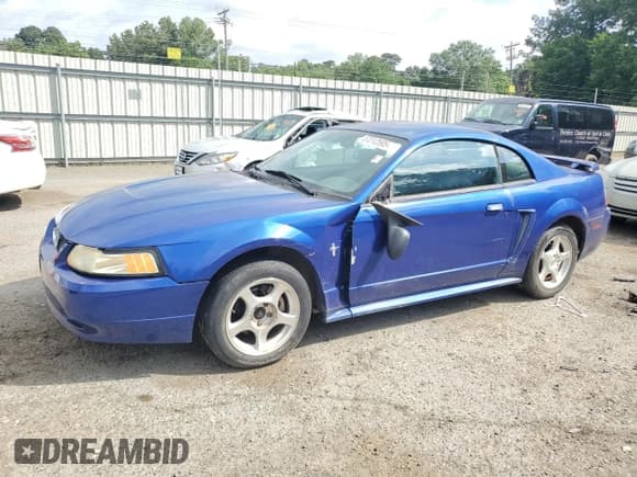 ✅ 2003 Ford Mustang Standard • VIN: 1FAFP40493F373920 • Lot: 57312595. Listed on Copart with 164,986 mi. Free auction sales archive from the USA and detailed vehicle history report at DreamBid. Image 1.