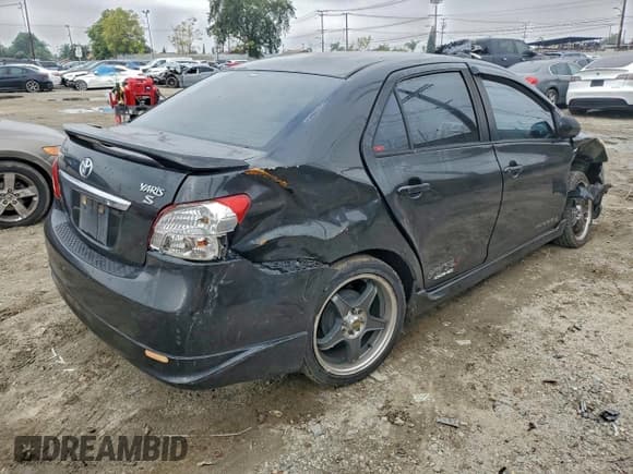 ✅ 2007 Toyota Yaris • VIN: JTDBT923071017977 • Лот: 94381165. Опубликован ранее на Copart с пробегом 275 363 миль. Бесплатный доступ к архиву аукционных продаж из США и подробный отчёт об истории автомобиля на DreamBid. Изображение 3.