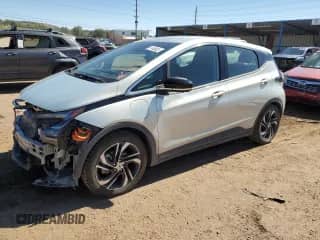 2022 Chevrolet Bolt EV 2LT z VIN 1G1FX6S00N4134778, wystawiony jako Copart lot #81448635 z przebiegiem 31 035 mil mil oraz Szkoda całkowita • Salvage title. Historia ofert i sprzedaży dostępna na DreamBid. Obrazek 1.