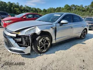 2024 Hyundai Sonata SEL с VIN KMHL14JA5RA349652, выставлен на аукционе Copart как лот 69976245 с пробегом 8 117 миль миль и Списание • Salvage title. История ставок и продаж доступна на DreamBid. Изображение 1.