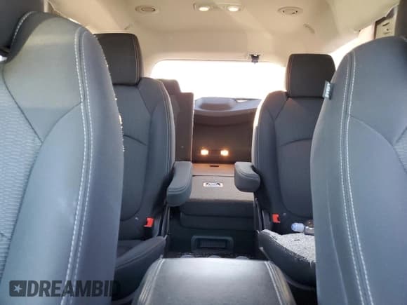 ✅ 2017 Chevrolet Traverse LT • VIN: 1GNKVGKD0HJ323819 • Lot: 85395815. Wystawiony na Copart z przebiegiem 140 637 mil. Bezpłatny archiwum sprzedaży aukcyjnych z USA i szczegółowy raport historii pojazdu na DreamBid. Zdjęcie 10.