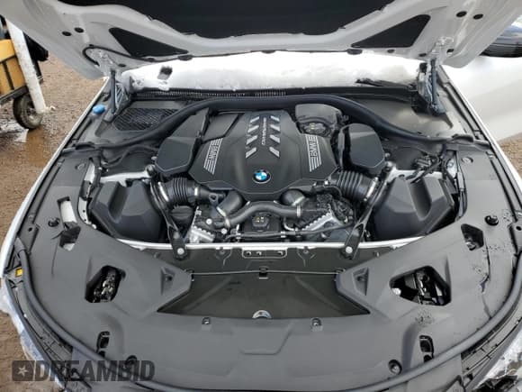 ✅ 2024 BMW 8 Series M850i • VIN: WBAGV8C06RCR92101 • Lot: 81748714. Listed on Copart with 78 mi. Free auction sales archive from the USA and detailed vehicle history report at DreamBid. Image 11.