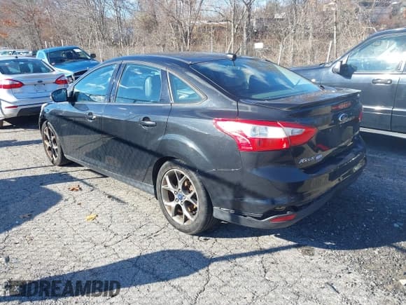 ✅ 2014 Ford Focus SE • VIN: 1FADP3F28EL187071 • Лот: 43768508. Опубликован ранее на IAAI с пробегом 138 640 миль. Бесплатный доступ к архиву аукционных продаж из США и подробный отчёт об истории автомобиля на DreamBid. Изображение 3.