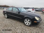 ✅ 2004 Mercedes-Benz E 500 • VIN: WDBUF83J74X121297 • Lot: 93391665. Listed on Copart with 123,717 mi. Free auction sales archive from the USA and detailed vehicle history report at DreamBid. Image 4.