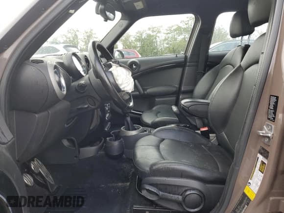 ✅ 2012 MINI Countryman S • VIN: WMWZC3C58CWM27349 • Лот: 86062095. Опубликован ранее на Copart с пробегом 118 179 миль. Бесплатный доступ к архиву аукционных продаж из США и подробный отчёт об истории автомобиля на DreamBid. Изображение 7.