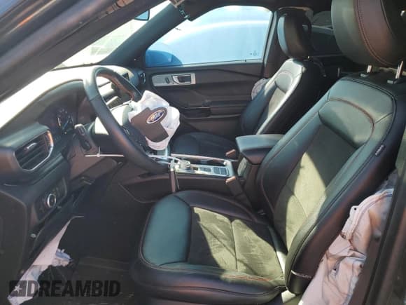 ✅ 2023 Ford Explorer ST-Line • VIN: 1FMSK7KH3PGA98145 • Lot: 82835544. Wystawiony na Copart z przebiegiem 26 405 mil. Bezpłatny archiwum sprzedaży aukcyjnych z USA i szczegółowy raport historii pojazdu na DreamBid. Zdjęcie 6.