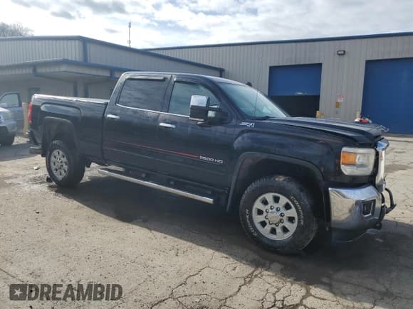 ✅ 2015 GMC Sierra 2500HD SLE • VIN: 1GT12YE85FF114223 • Lot: 53361725. Wystawiony na Copart z przebiegiem 157 645 mil. Bezpłatny archiwum sprzedaży aukcyjnych z USA i szczegółowy raport historii pojazdu na DreamBid. Zdjęcie 4.