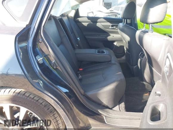 ✅ 2018 Nissan Altima S • VIN: 1N4AL3APXJC202648 • Лот: 42628634. Опубликован ранее на IAAI с пробегом 129 601 миль. Бесплатный доступ к архиву аукционных продаж из США и подробный отчёт об истории автомобиля на DreamBid. Изображение 8.