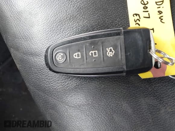 ✅ 2017 Ford Escape Titanium • VIN: 1FMCU0JD9HUE03672 • Lot: 42411549. Wystawiony na IAAI z przebiegiem 89 846 mil. Bezpłatny archiwum sprzedaży aukcyjnych z USA i szczegółowy raport historii pojazdu na DreamBid. Zdjęcie 11.